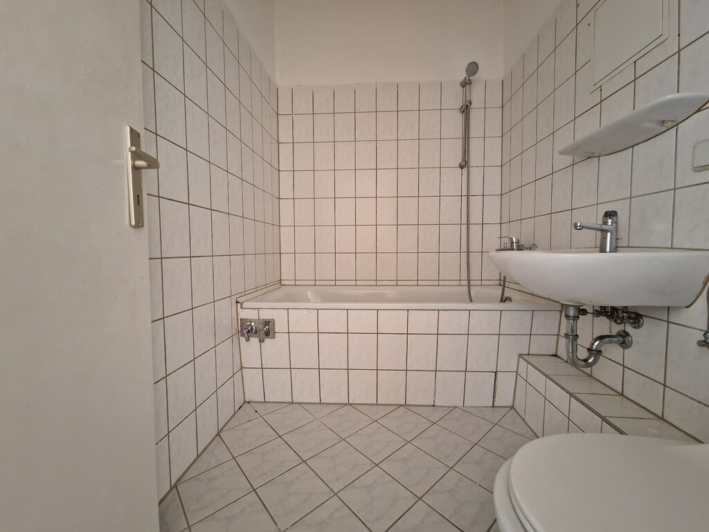 Albert-Einstein-Straße 18, 06122 Halle (Saale)