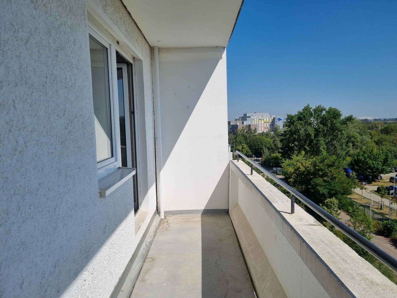 Bruno-Taut-Ring 170, 39130 Magdeburg